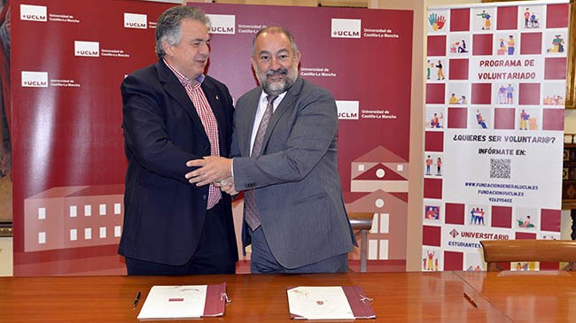 Momento de la firma del convenio