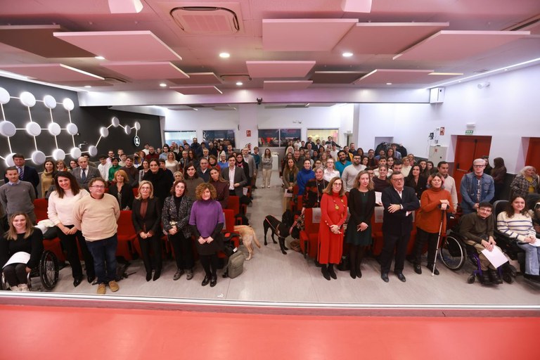 Acto de entrega de becas en la sede de Fundación ONCE