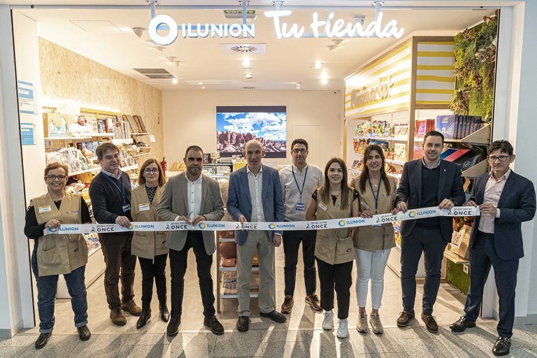 Inauguración de la tienda en el hospital gallego