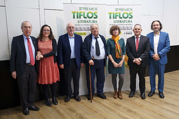 Miembros del jurado de Poesía