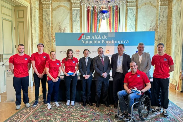 Ganaodores y responsables de la Liga AXA