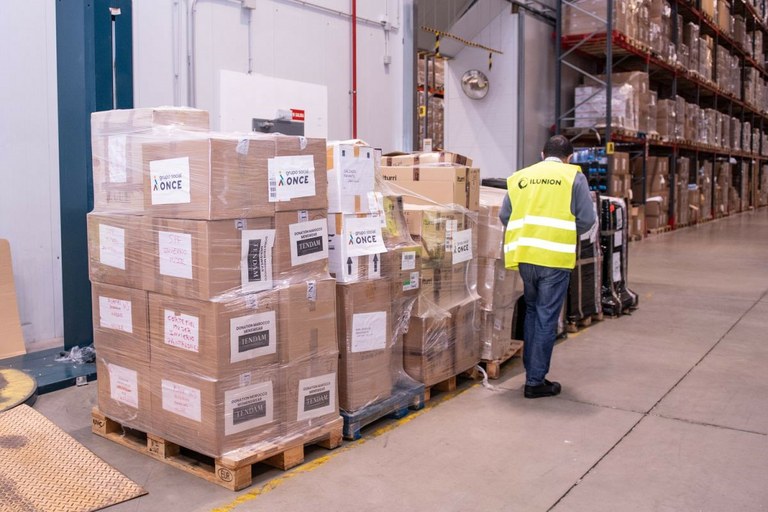 Cajas con material preparado para su envío | Foto Jorge Ropero