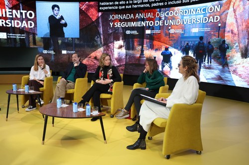 Mesa de debate de la jornada sobre Unidiversidad