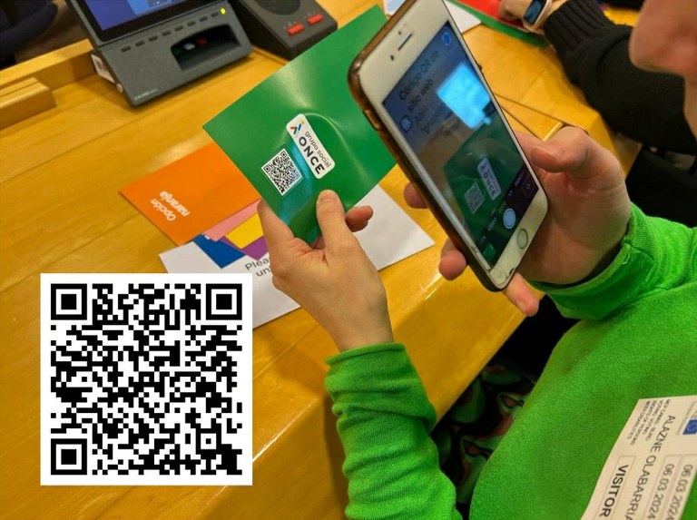 Detalle de las papeletas con QR incrustado