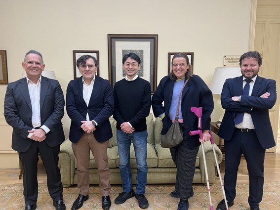 Foto de familia de la reunión de ONCE con la Fundación Internacional de Fútbol para Ciegos 