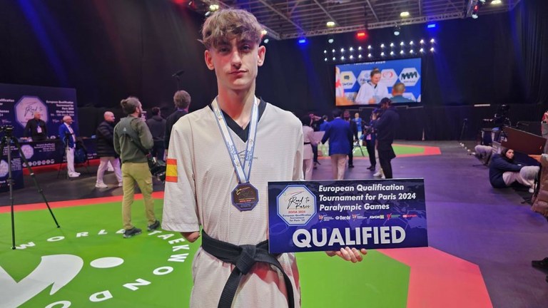 Joel Martín, tras ganar el Torneo Clasificatorio Europeo de Taekwondo en Sofía (Bulgaria) | Foto de CPE