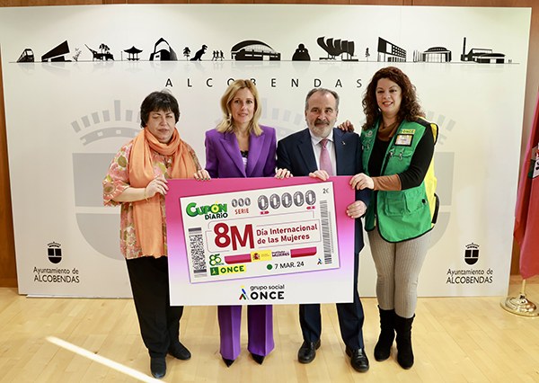 Presentación del cupón en el Ayuntamiento de Alcobendas