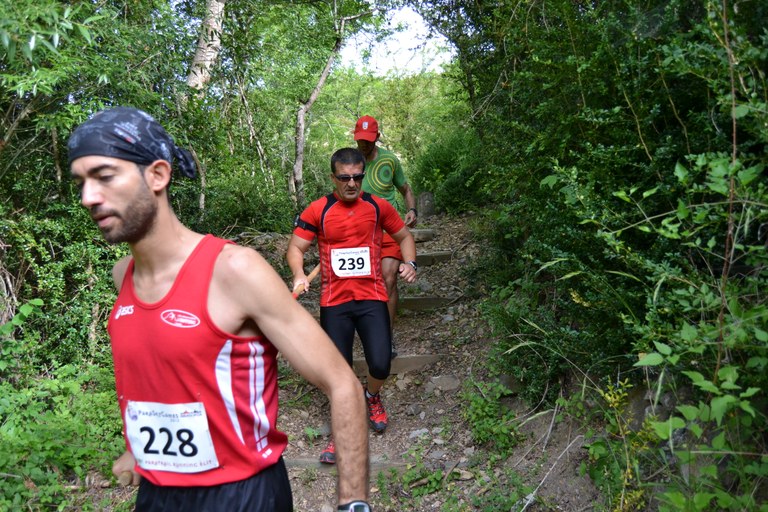 Carrera de montaña de personas ciegas