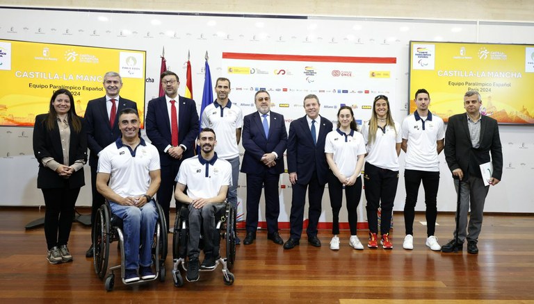 Acto de presentación de los deportistas en Toledo, con Emiliano García-Page