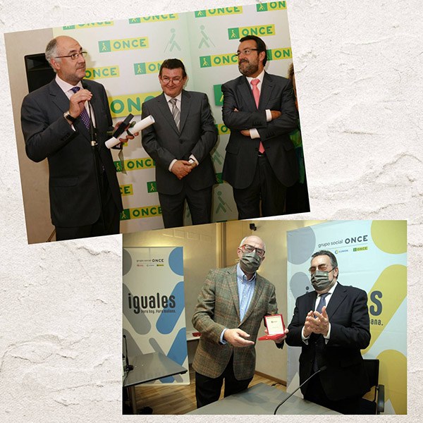Javier Aguando recibe las medallas de los 25 y 35 años
