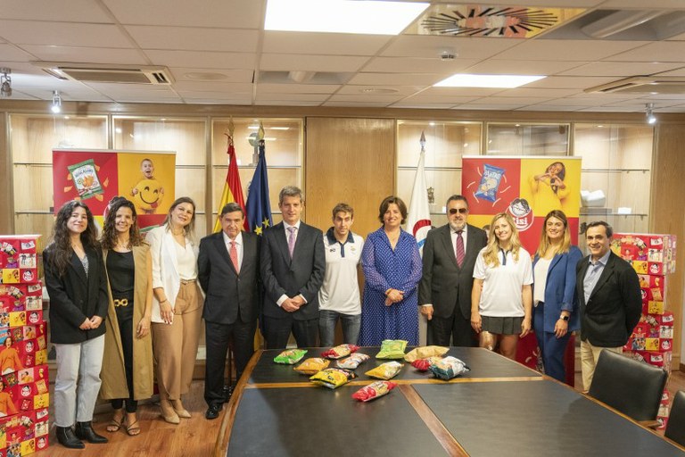 Foto de familia del acto de adhesión de Risi como patrocinadora del deporte paralímpico