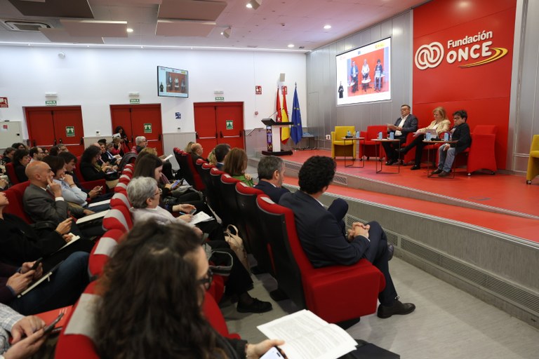 Imagen del acto en la sala de Fundación ONCE