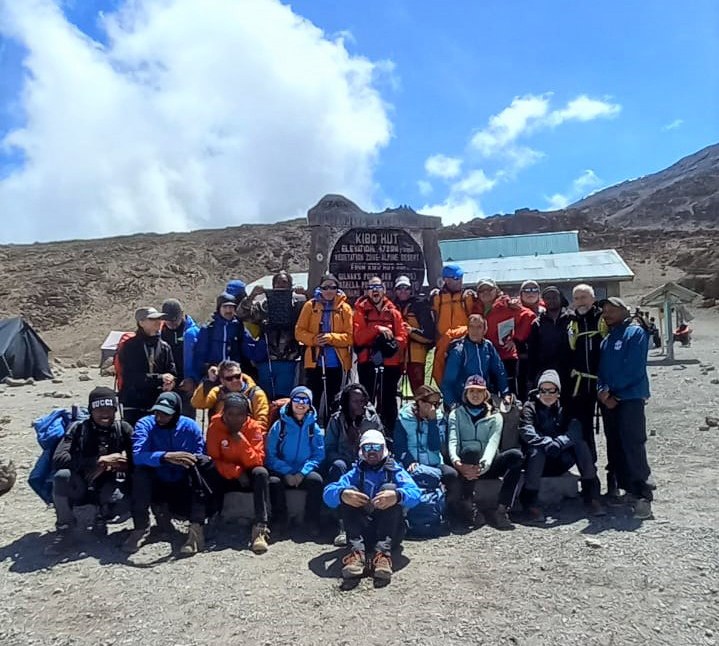 Foto de familia de todos los participantes en la expedición