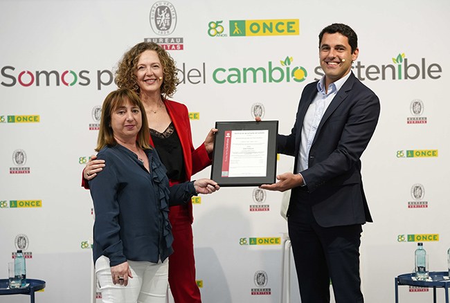 Cristina Chamorro recibe la certificación