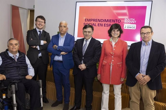 Foto de familia del encuentro de presentación del South Summit