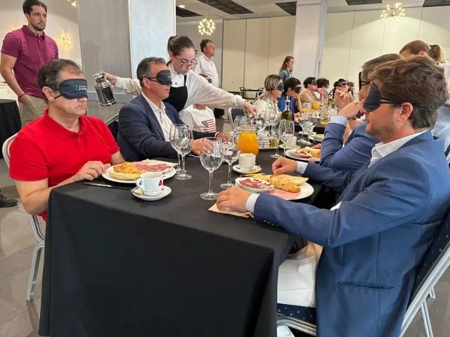 Desayuno a ciegas en Almendralejo