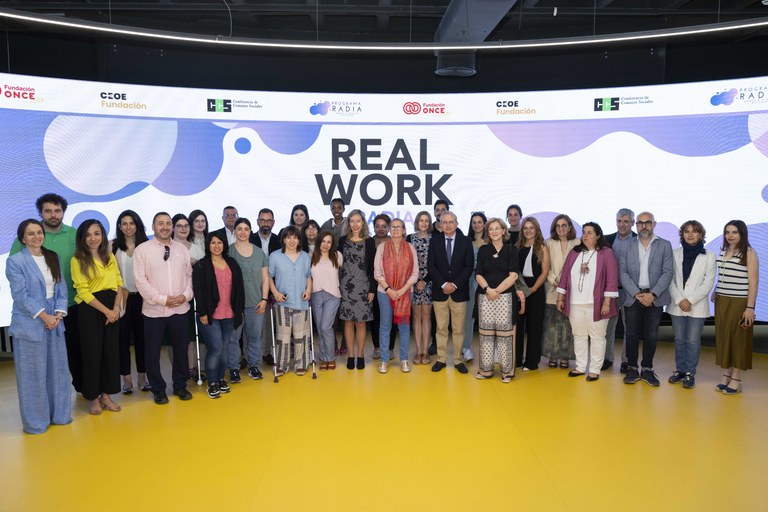 Foto de familia del acto del programa RADIA