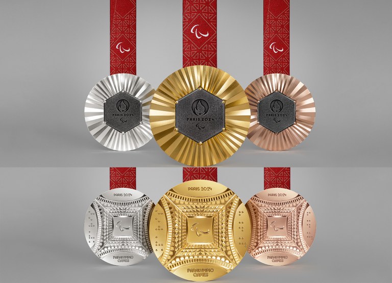 Detalle del anverso y del reverso de las medallas paralímpicas