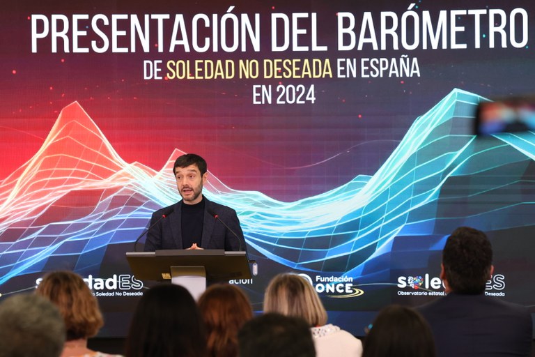 Bustinduy en la presentación del estudio de SoledadES