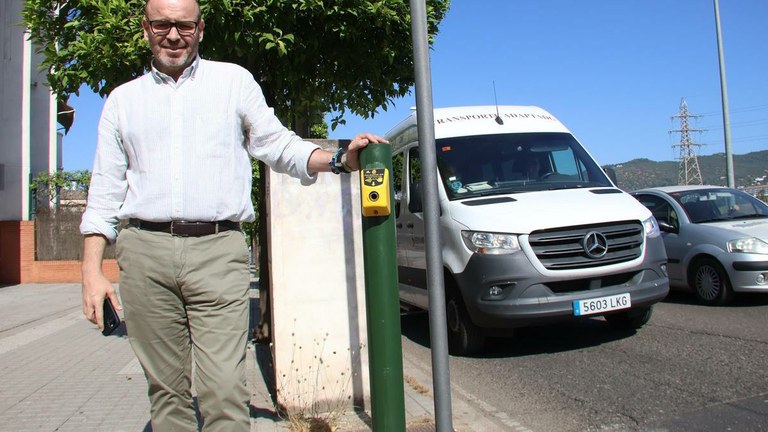 Cámara de IA en una de los semáforos cordobeses