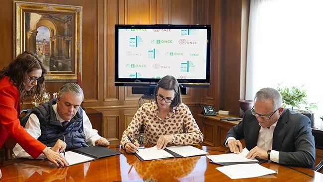 Momento de la firma del convenio