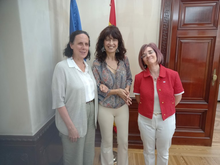 Ana Peláez, ministra de Igualdad y Pilar Villarino