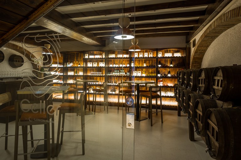 El Celler de S’Agaró: el nuevo rincón gurmé con sabor localFotografía de la bodega del Caleta Park