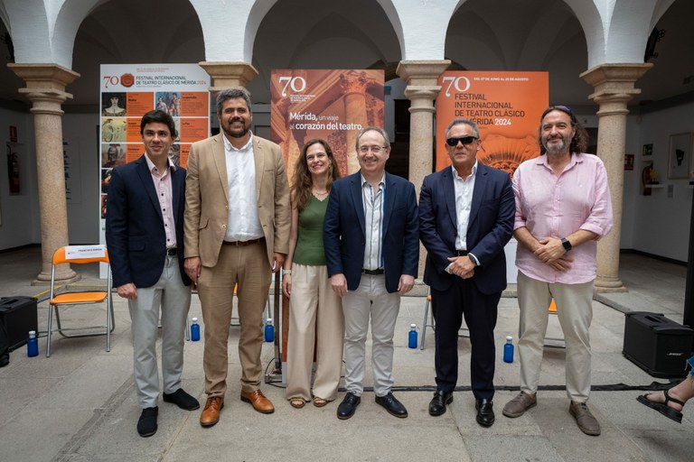 Foto de familia ©️ Jero Morales. Festival de Mérida