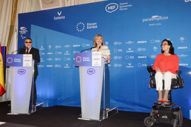Carballeda, Alegría y Perales en el acto de Forum Europa dedicado a los JJPP