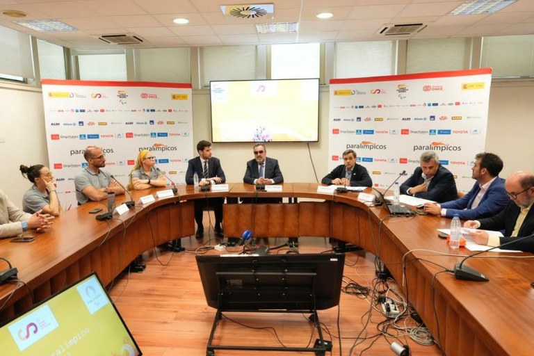 Momento de presentación del equipo paralímpico español