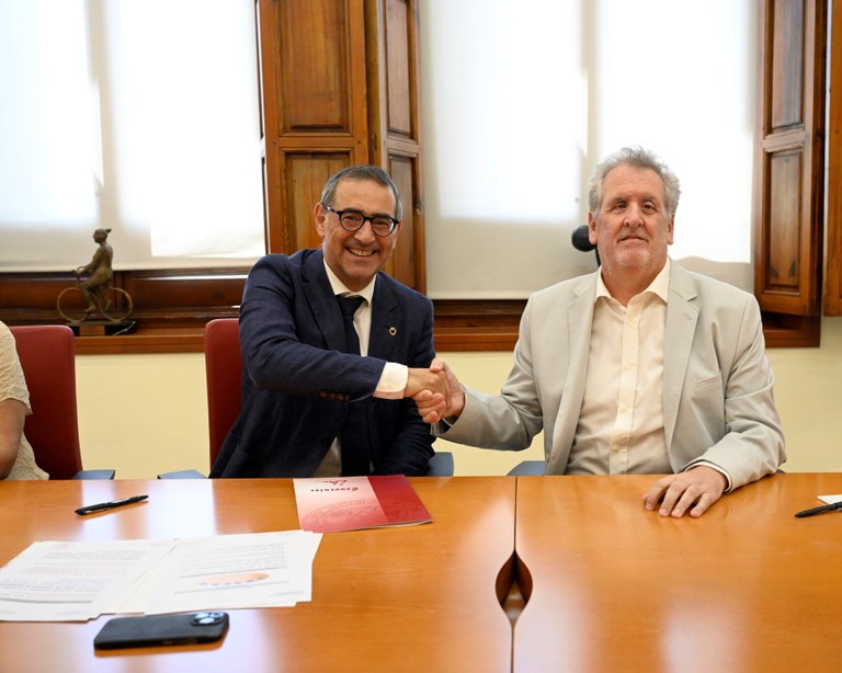 Luján Alcaraz, Rector Magnífico de la Universidad de Murcia, y el delegado de la ONCE en la Región de Murcia, Juan Carlos Morejón