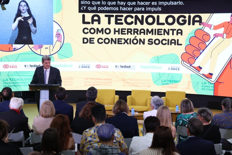 Escrivá en el acto de presentación del estudio