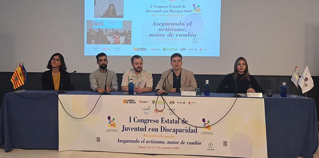 Mesa de clausura y lectura del decálogo