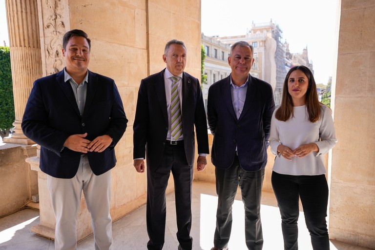 Encuentro en el Ayuntamiento de Sevilla