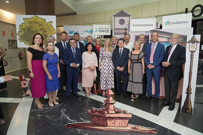 Premiados y autoridades Solidarios Extremadura