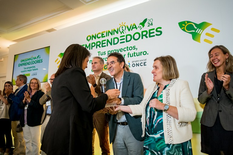 Momento de la entrega a YASIT