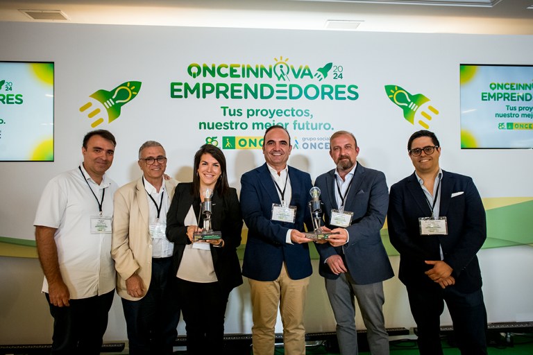 Equipos de las dos startup ganadoras