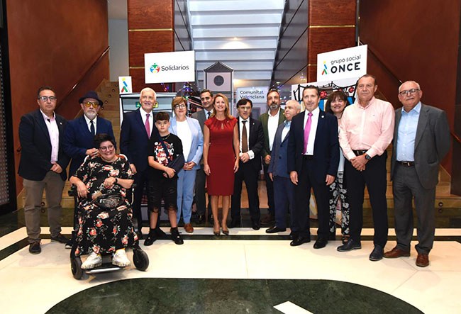 Premiados y autoridades de los Solidarios Comunidad Valenciana