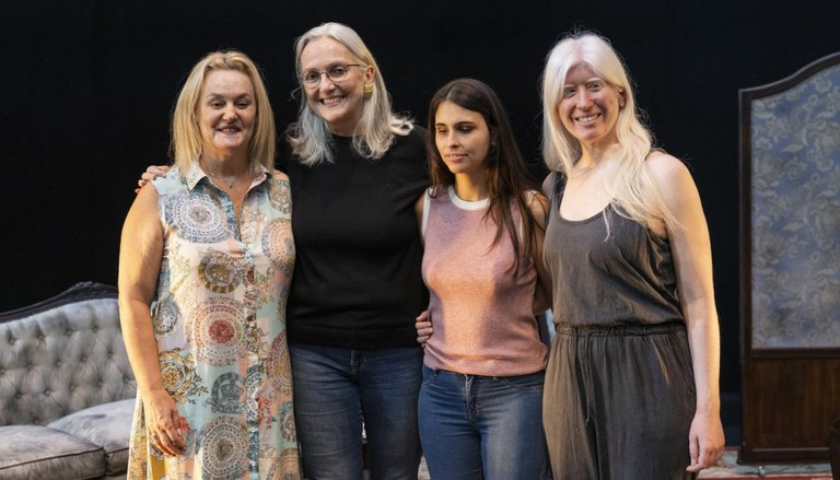 Parte del elenco de La Gaviota