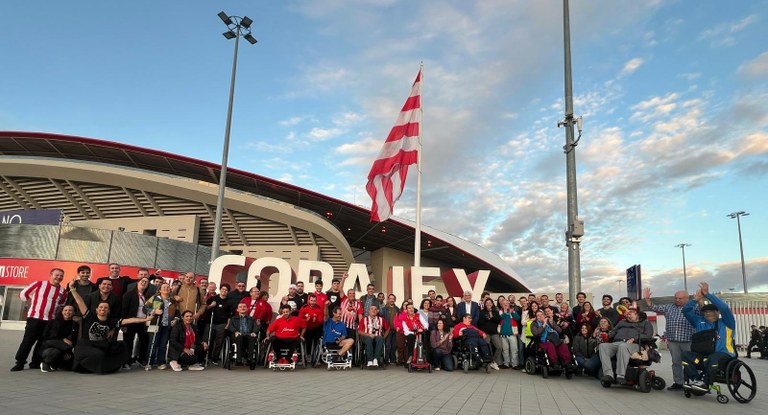 Personas con discapacidad asistentes al partido