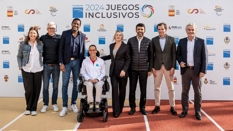 Autoridades, deportistas y campeones olímpicos legendarios en los II Juegos Inclusivos | Foto de Fundación Sanitas