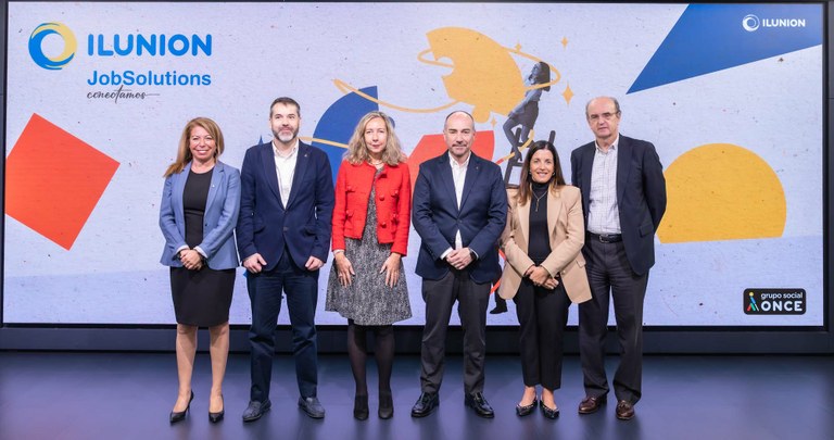 Foto d e familia de la presentación de JobSolution