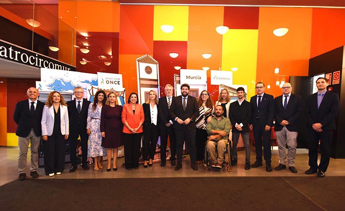 Premiados y autoridades Premios Solidarios Región de Murcia