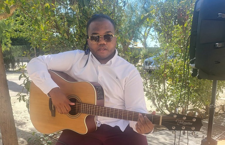 Lucas Feliz, artista ciego que participa en la Music@ONCE Fest