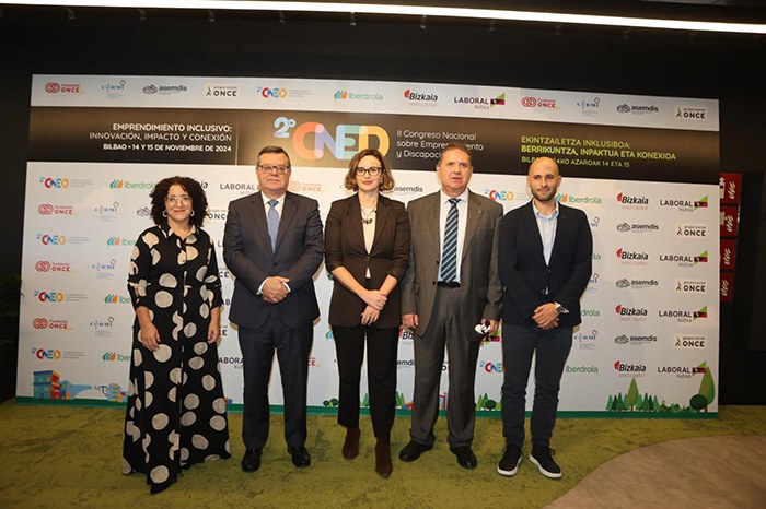 Foto de familia de la clausura del Congreso