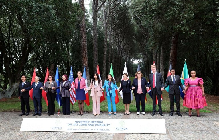 Representantes del G7 y de la UE en la adopción de la Carta de Solfagnano