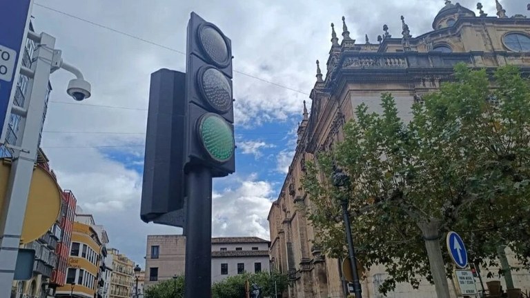 Uno de los semáforos de Jaén