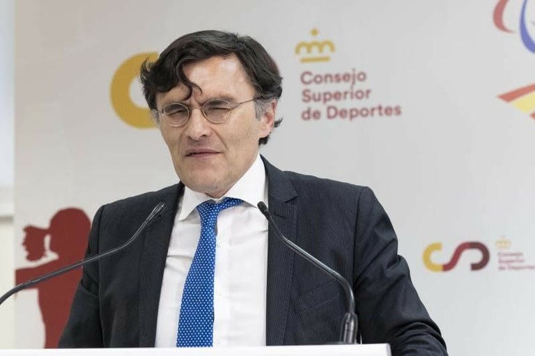 Alberto Durán en la sede del CSD y del CPE