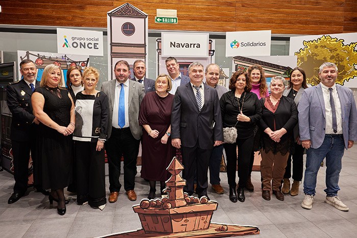 Galardonados y autoridades Premios Solidarios Navarra