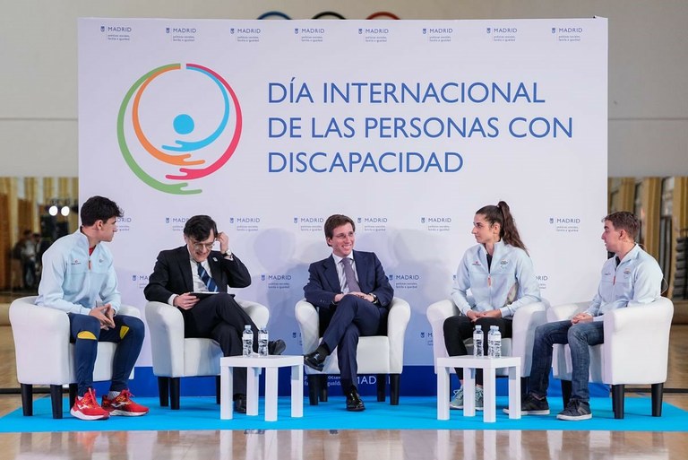 Coloquio de  Martínez-Almeida con deportistas y Alberto Durán. Foto Ayto de Madrid